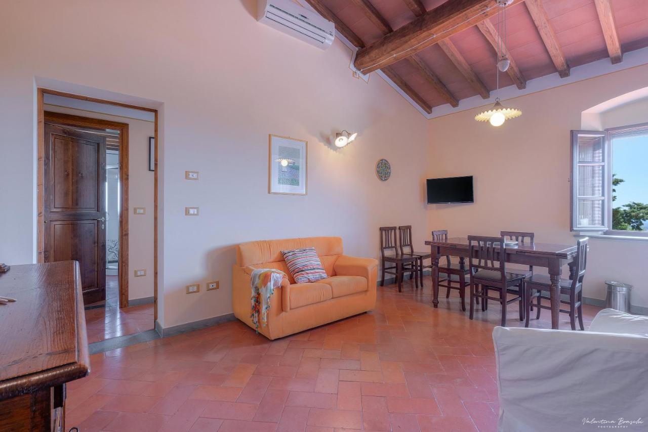 Agriturismo Tenuta Pakravan Papi Riparbella Esterno foto