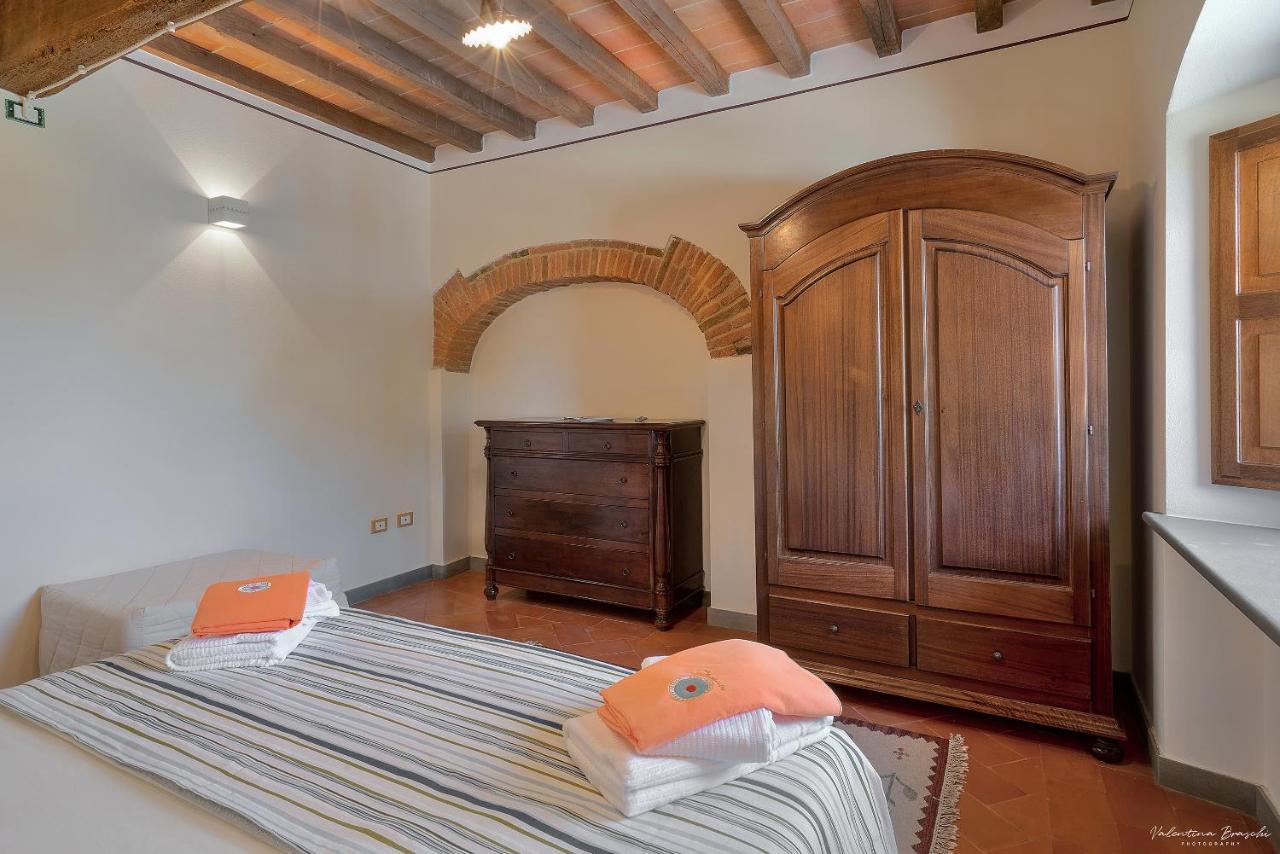 Agriturismo Tenuta Pakravan Papi Riparbella Esterno foto